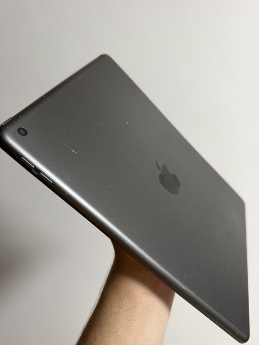 Apple iPad 8th Gen 2020 Wi-Fi 128 GB