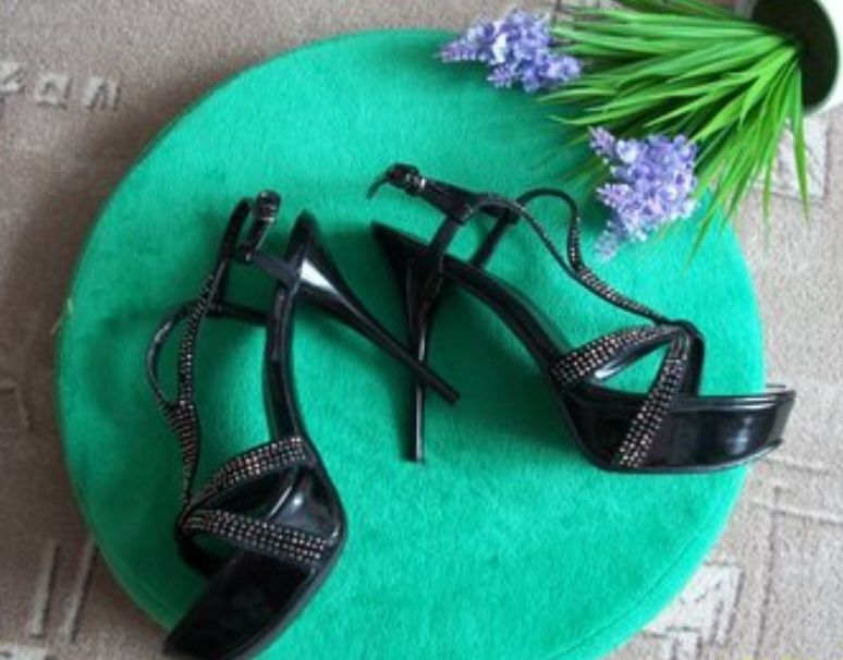 Босоножки женские. Стильные, удобные, на каблуке. Размер 38