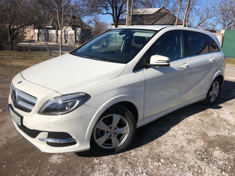 Mercedes -Benz B250E