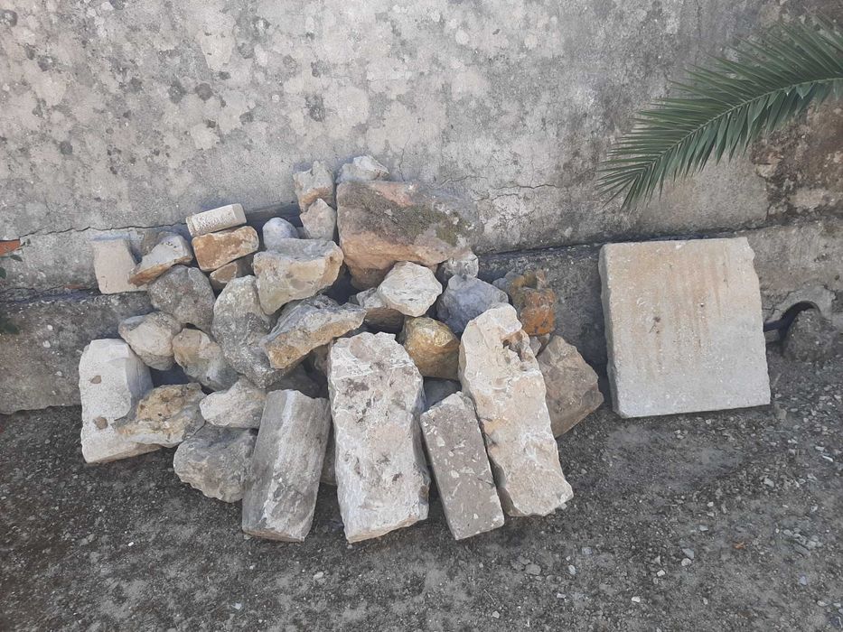 Pedras  para jardim conforme fotos!!