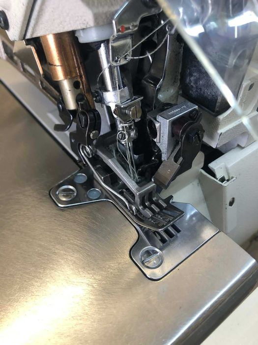 maszyna do szycia overlock juki Mor 6914R ( górny transport )