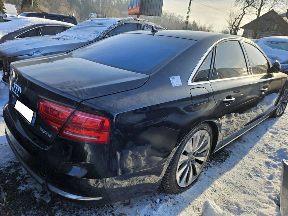 Audi A8 2.0 HYBRYDA  2013  uszkodzony  /  poduszki poduszki całe /  Francja