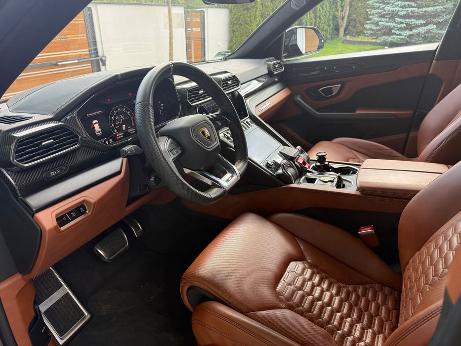Lamborghini Urus Stan idealny