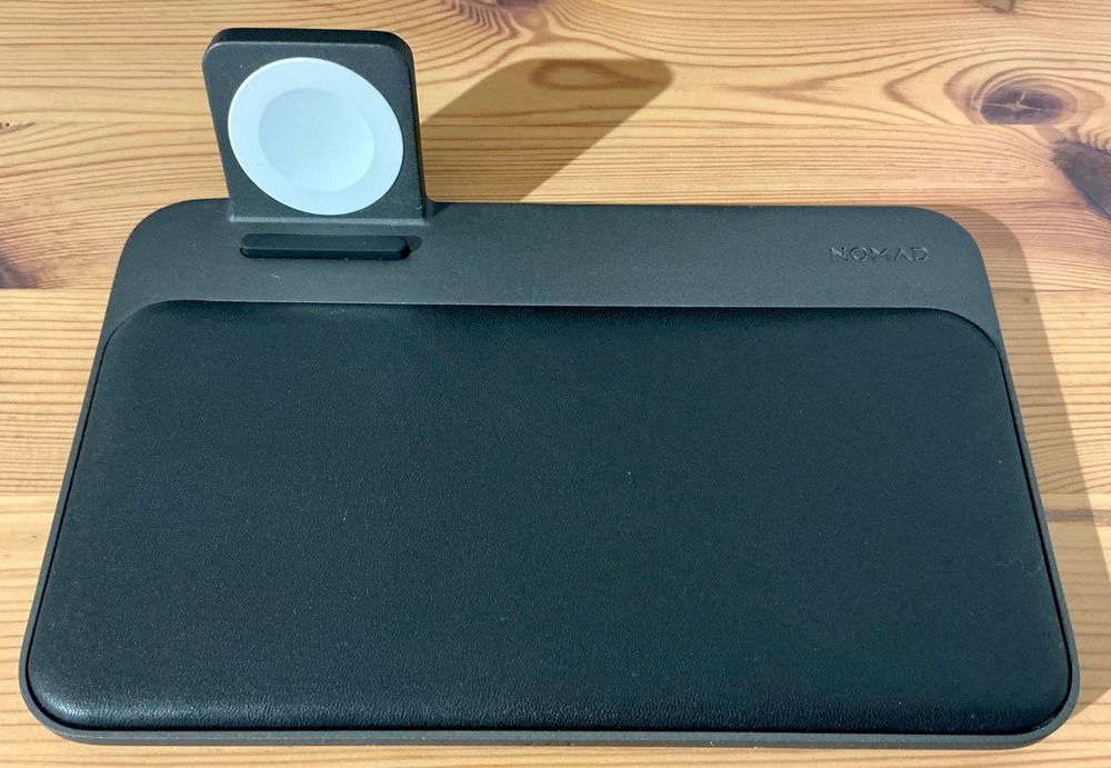 Stacja ładowania Nomad Base station for Apple Watch ładowarka Qi skóra