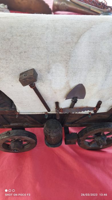 Carroça  miniatura feita manualmente