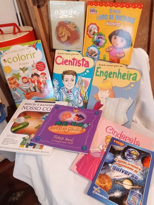 Livros infantis vários