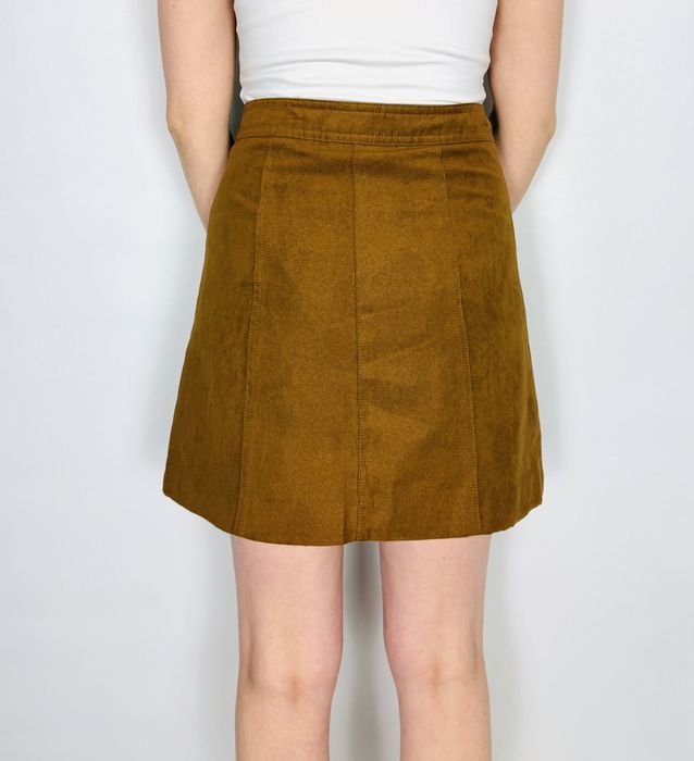 Karmelowa zamszowa mini spódnica na guziki S 36 H&M