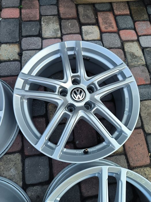 Felgi aluminiowe 17 Volkswagen Golf Passat Touran Sharan Tiguan