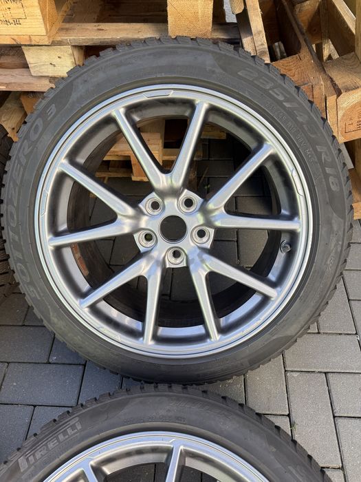 Диски колеса 18 R18 5 114,3 235 45 Pirelli зима  Тесла Tesla модель Model 3