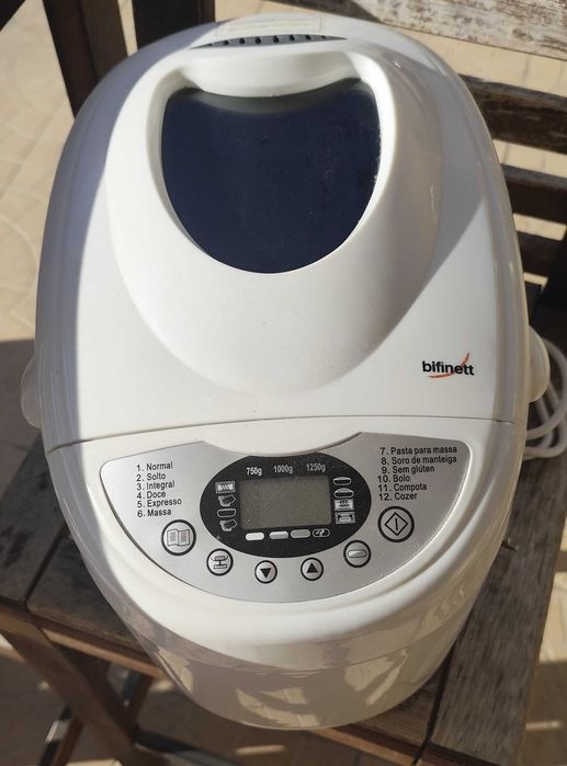 Máquina de Fazer Pão Bifinett c/ 12 Programas – Em Português