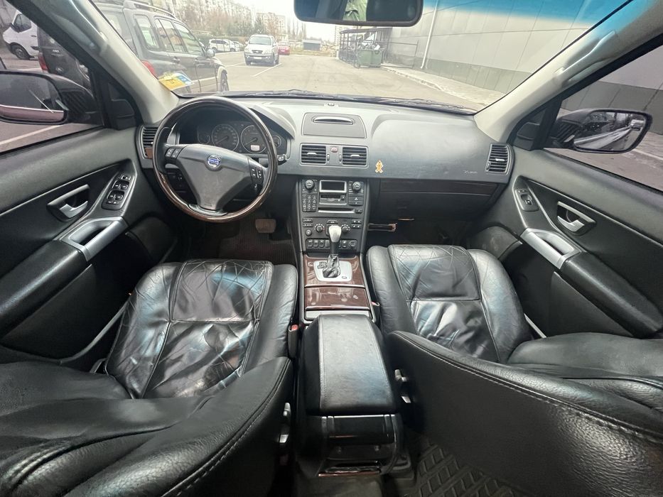 Продам Volvo XC90