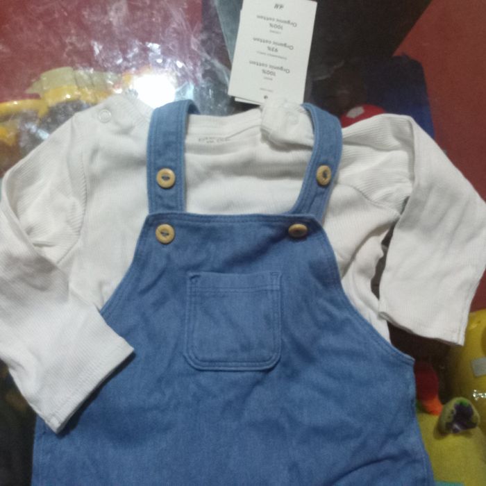 Conjunto de bebe novo HM 2-4 meses