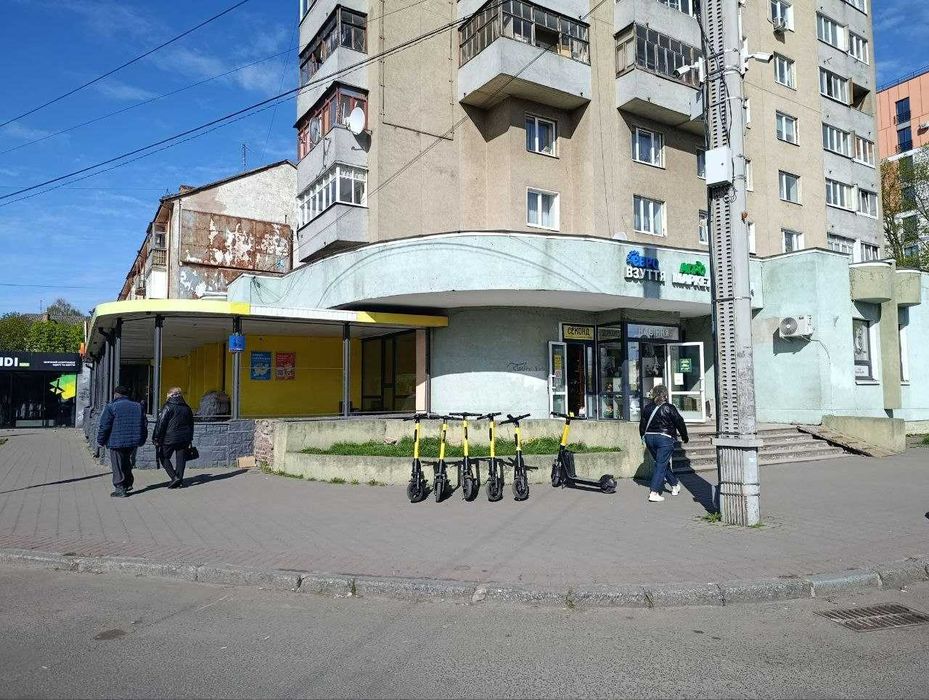 Оренда фасадного приміщення Луцьк вул.Грушевського  44,5 кв.м - Вид 2