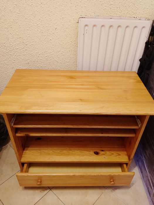 Drewniana komoda  sosnowa