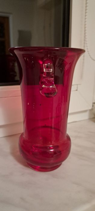 Wazon czerwony Tarnowiec Tarnów kokardki