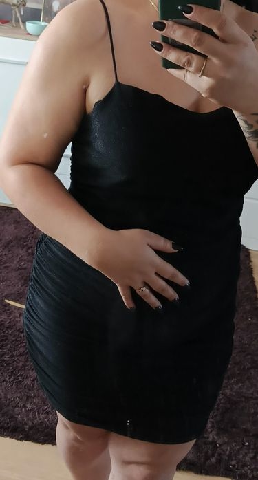 Sukienka na ramiączkach błyszcząca imprezowa