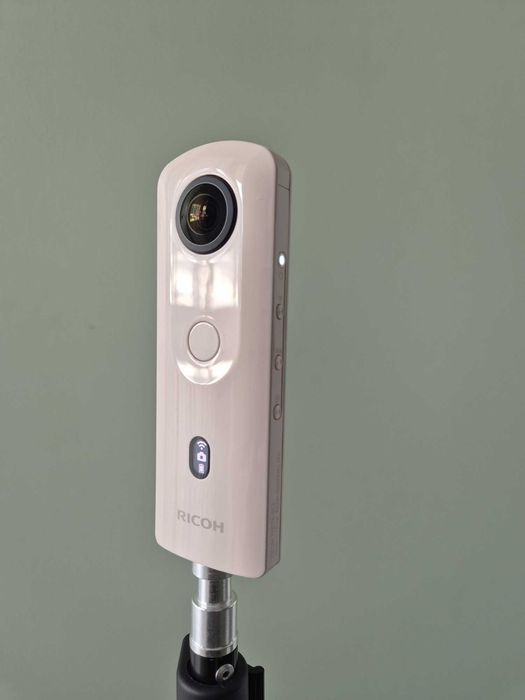 Ricoh Theta SC2 - kamera sferyczna 360° + statyw