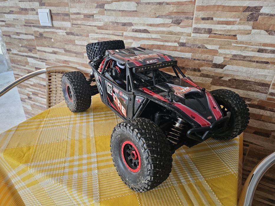 Ftx dr8 1/8 desert racer 6s