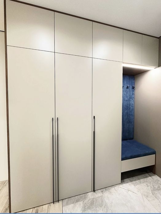 Кухні на замовлення Виготовлення меблів шафи гардероп