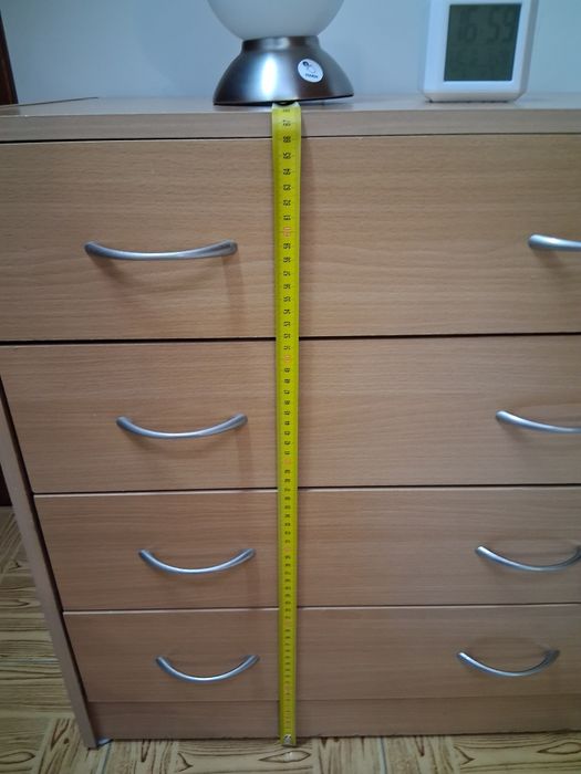 Cómoda usada em muito bom estado de conservação