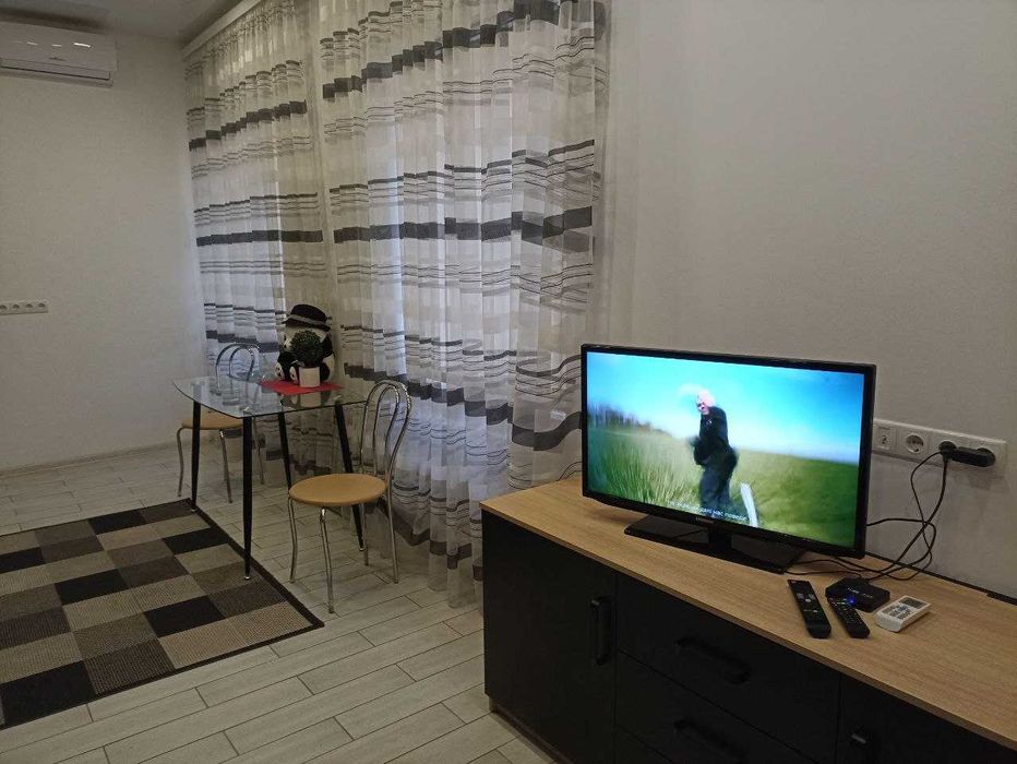 Центр мНаучная, рядом госпиталь, неотложка. Посуточно уютная квартира.