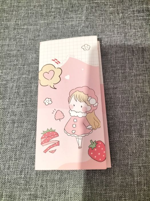 Małe różowe karteczki samoprzylepne