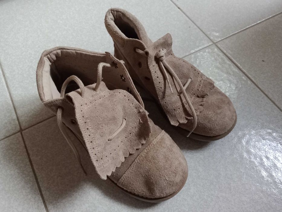 Sapatos de Camurça - número 30 - para criança - estilo "Carneirinhas"