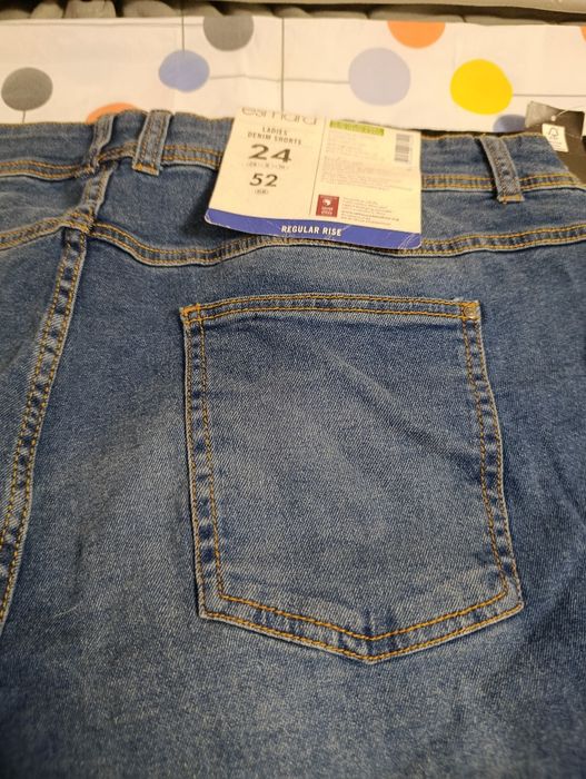 Жіночі джинсові батальні шорти Esmara. розмір з 4 XL  по 8 XL.