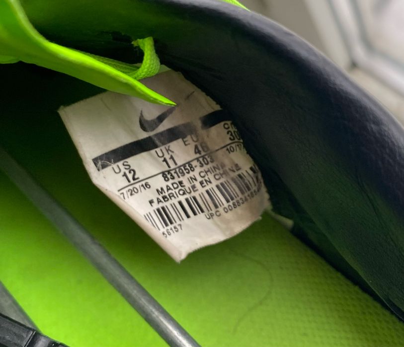 Футбольные бутцы бренда Найк