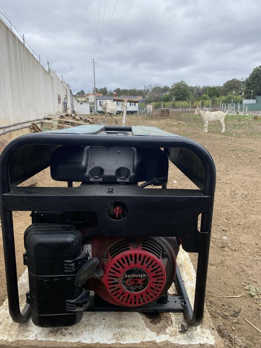 Vendo um Gerador honda 4.1 KVA