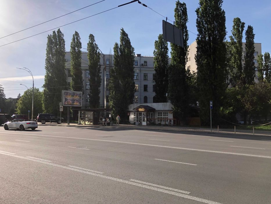 Продаж, без комісії, власного, окремостоящого,  не житлового приміщення. - Вид 5