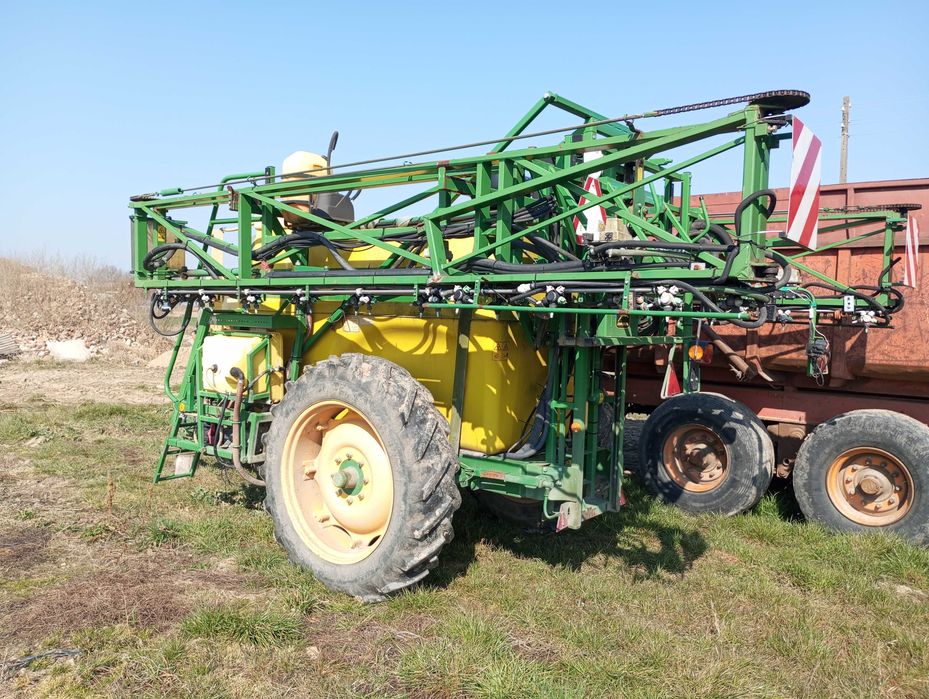 Opryskiwacz John Deere 4000 litrów