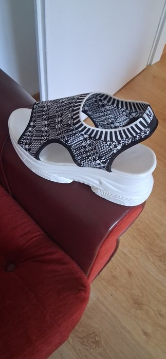 Sandały 40 nowe 26cm