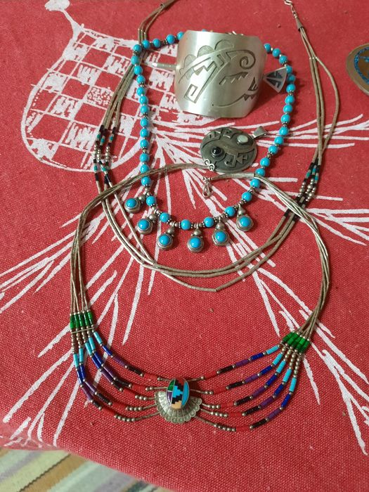 Silver liquid navajo