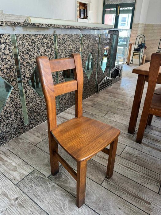 Mesas e cadeiras madeira maciça restauração