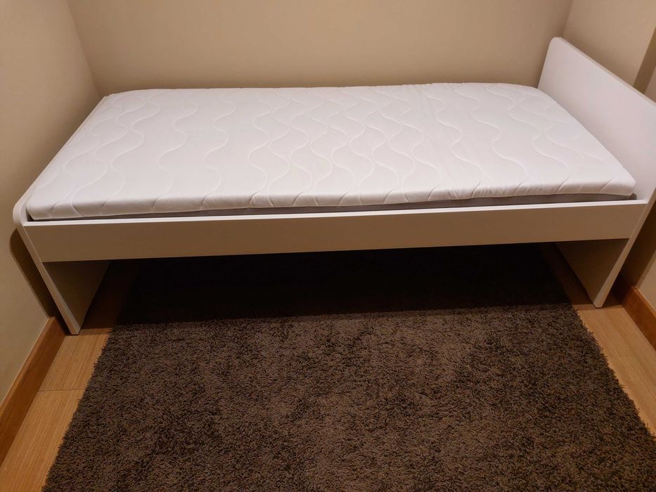 Vendo Cama Individual NOVA! Com colchão NOVO!!