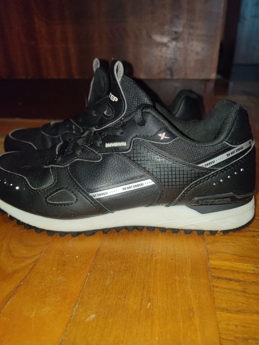 Кросівки Xtep. Майже нові