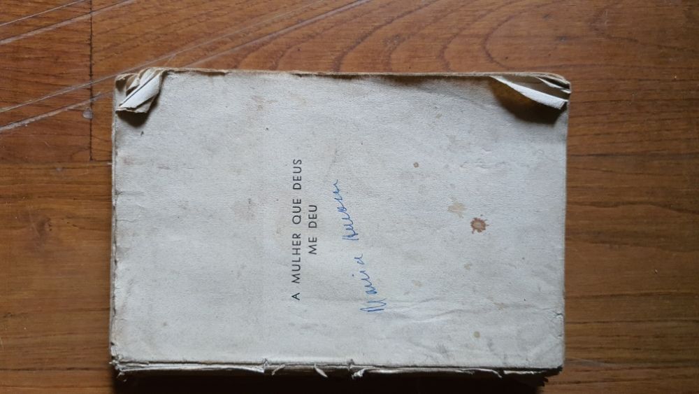 Livros muito antigos