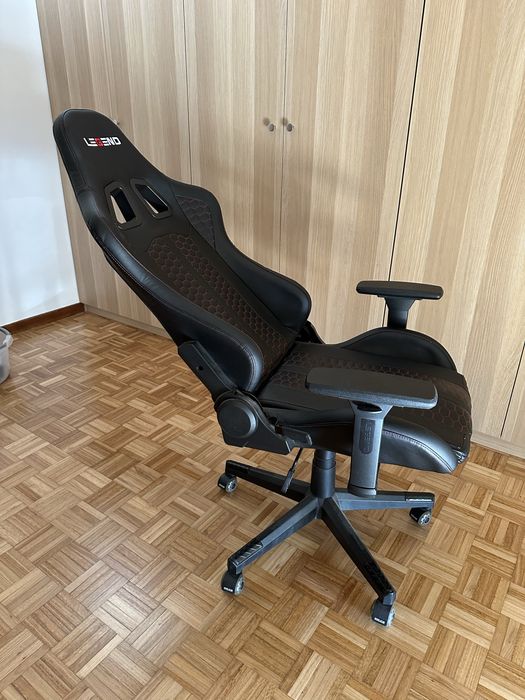 Cadeira Gaming LEGEND – Reclinável + Apoio Lombar e Cabeça – Rodas de Borracha