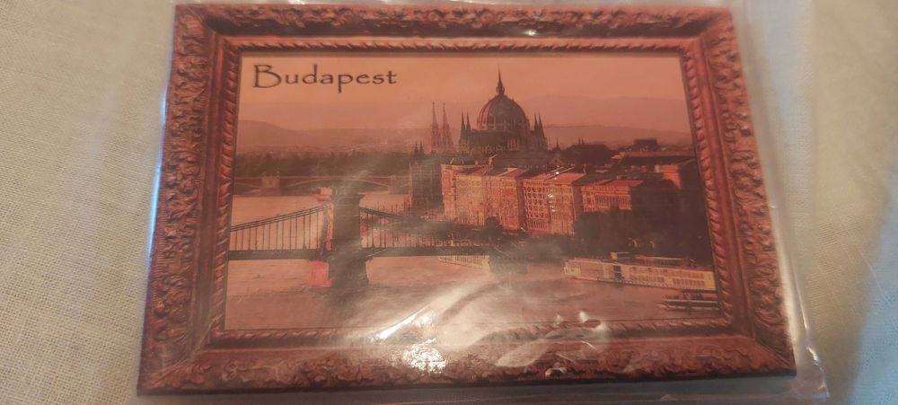 Magnes na lodówkę  Budapeszt parlament w ramce Węgry