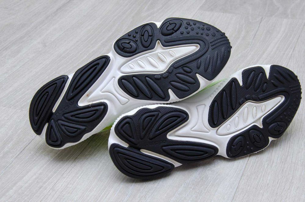 Кросівки Adidas Ozweego. Устілка 27 см