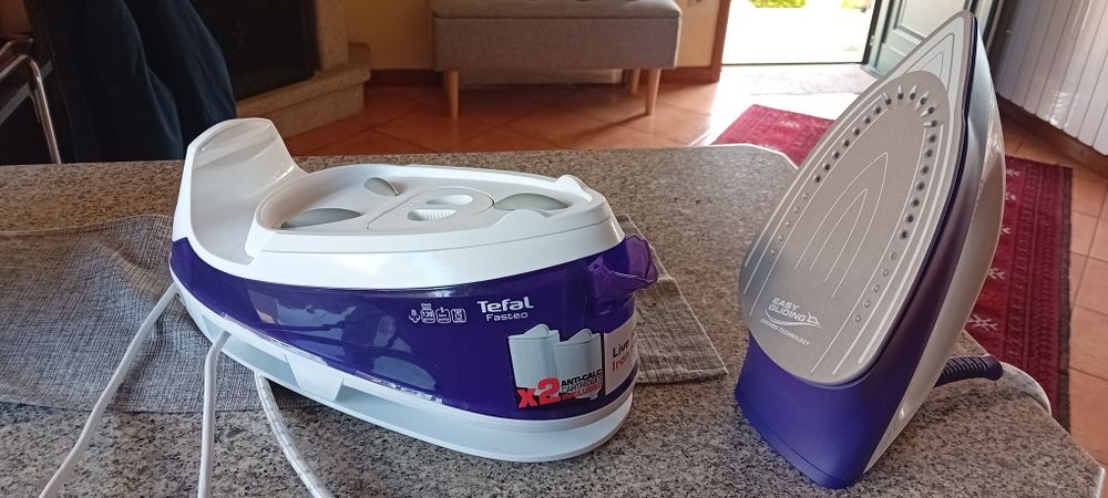Ferro engomar com caldeira Tefal