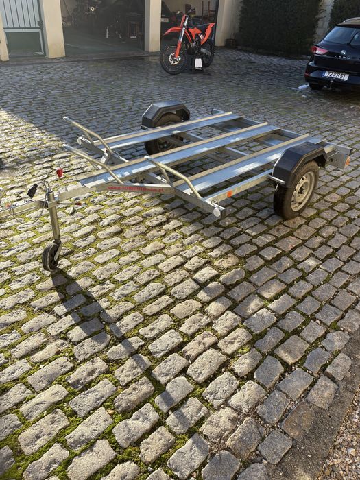 Atrelado para 3 motos Toniauto