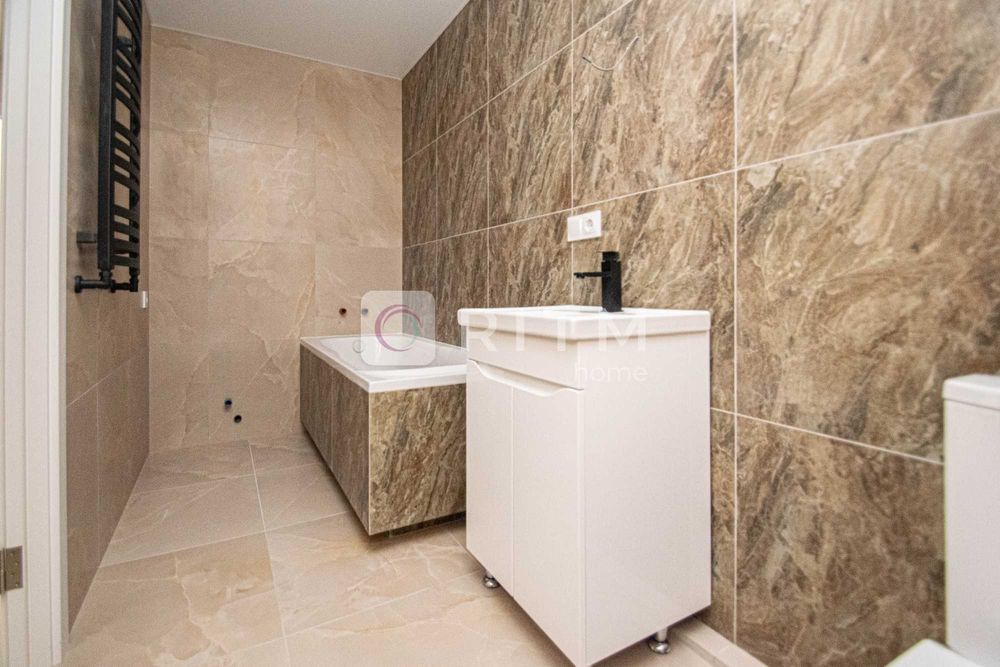 Продається 2-кімнатна квартира по вул. Смакули