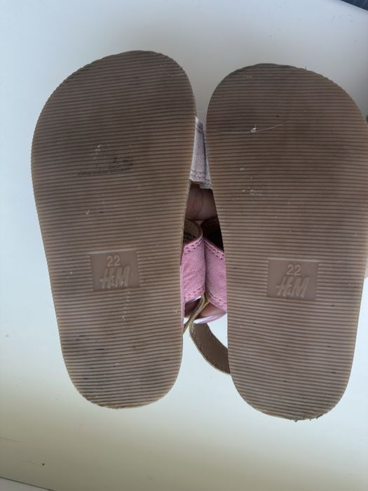Ідеальні босоніжки HM 22р на дівчинку