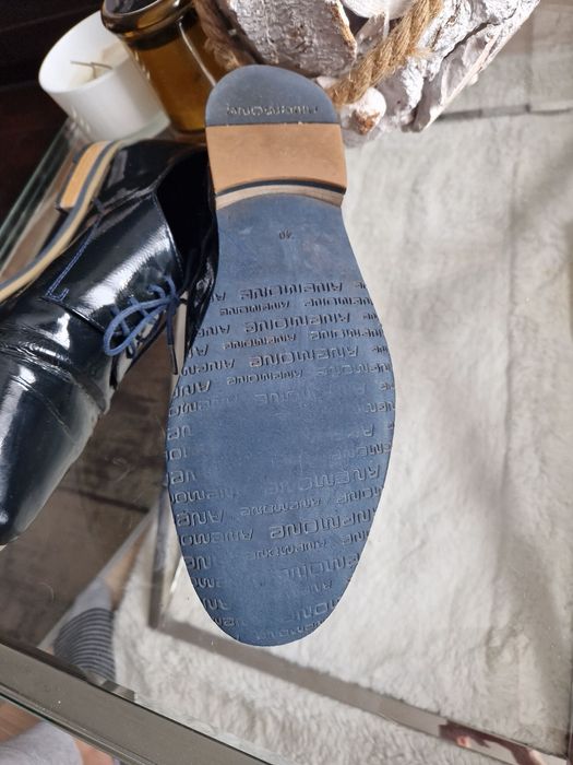 Sprzedam damskie  buty lordsy skóra naturalna lakierowana