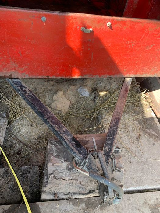 Легковий причіп  190х160 на ресорах.