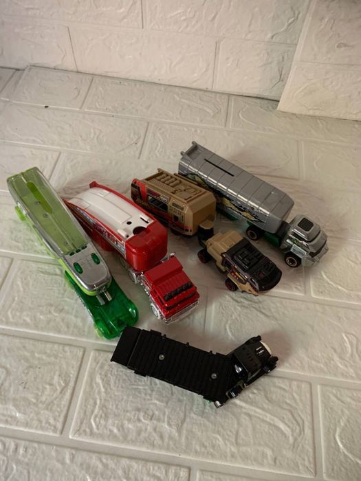 Zestaw hotwheels
