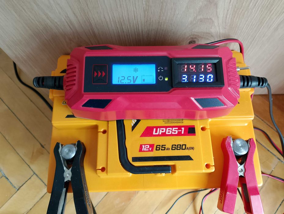 Prostownik ładowarka 12V 5A