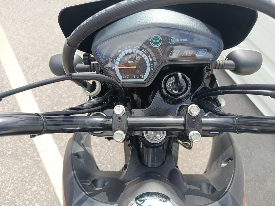 Suzuki DR 125 sm ( 7.116 km, 1 dono)